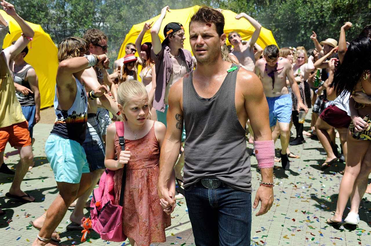 Nathan Phillips  and Angourie Rice in These Final Hours (2013)