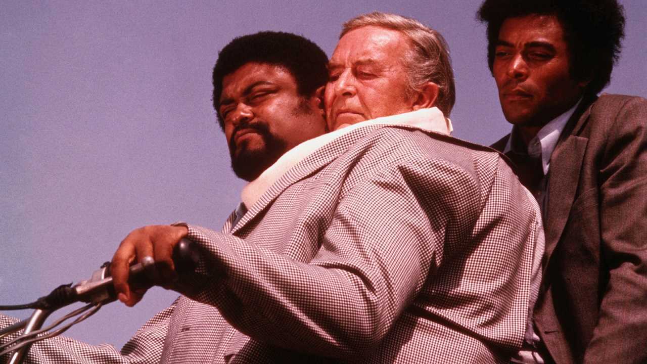 Rosey Grier and Ray Milland as the two-headed transplant along with Don Marshall in The Thing with Two Heads (1972)