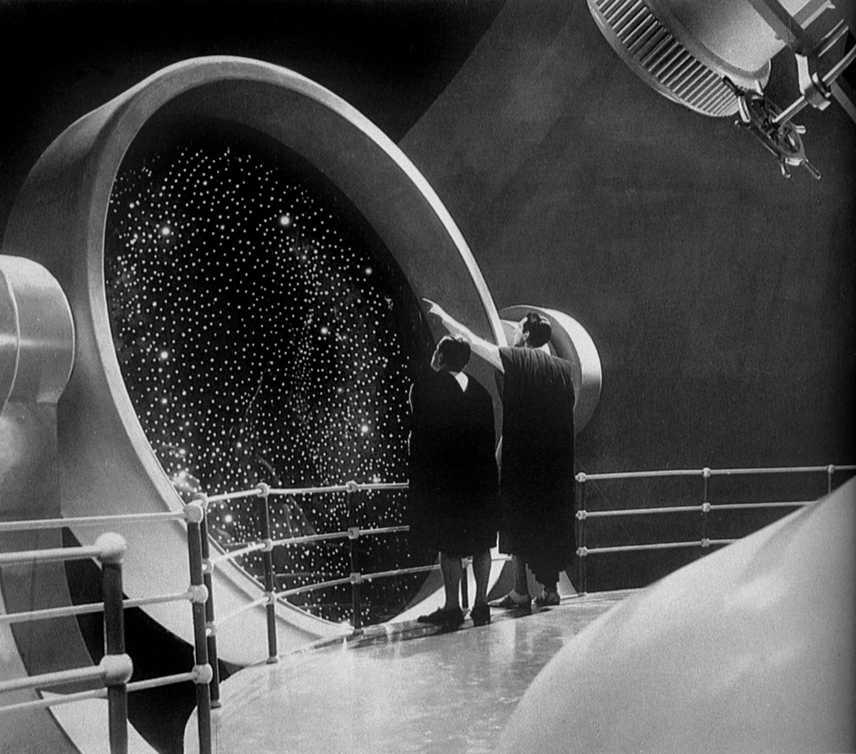 (l to r) Edward Chapman and Raymond Massey - “All the universe or nothingness? Which shall it be, Passworthy, which shall it be?”- one of science-fiction's great soliloquies in Things to Come (1936)