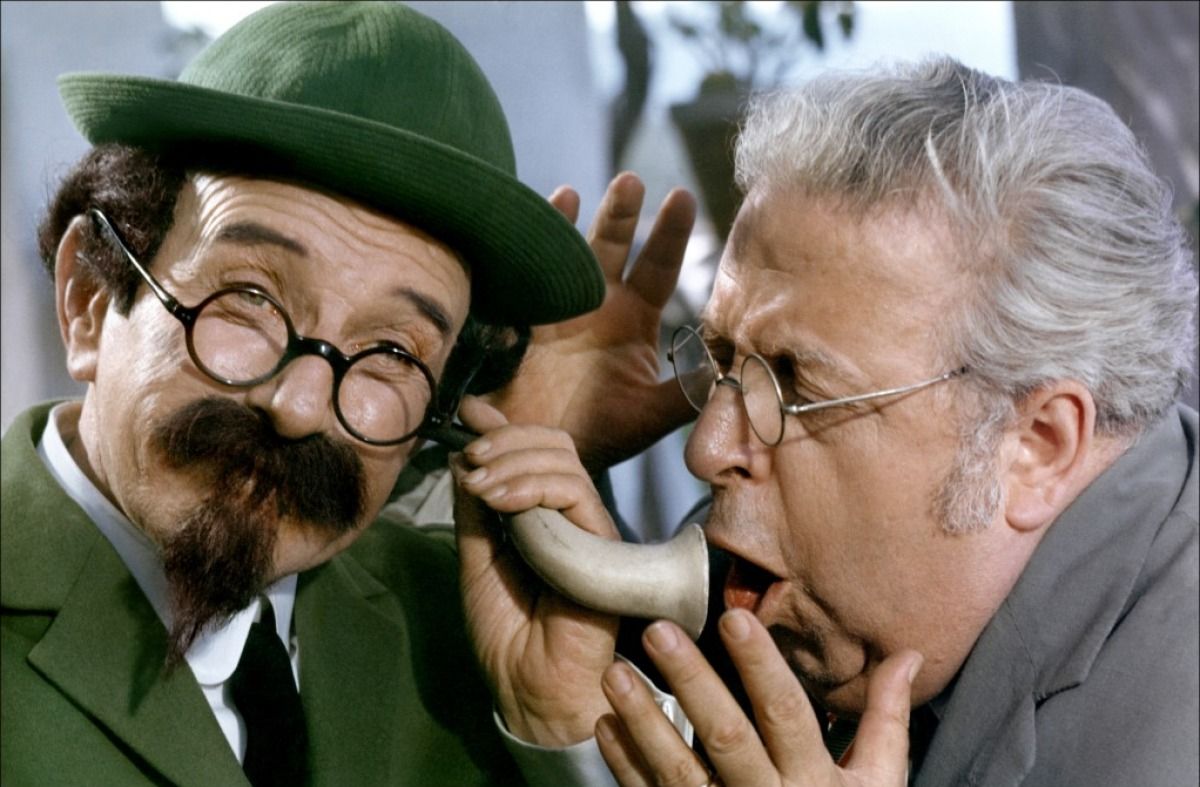 (l to r) Professor Calculus (Felix Fernandez) and Professor Zalamea (Angel Alvarez) in Tintin and the Blue Oranges (1965)