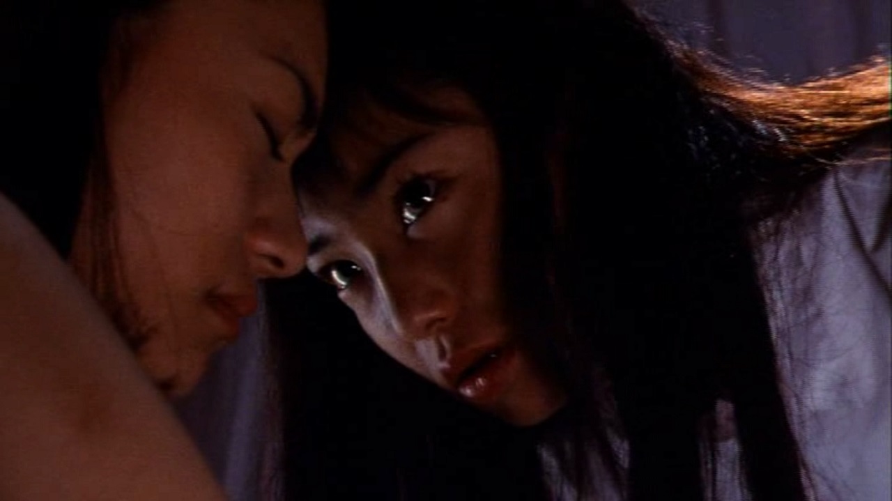 Mami Nakamura and Tomie (Miho Kanno) in Tomie (1999)