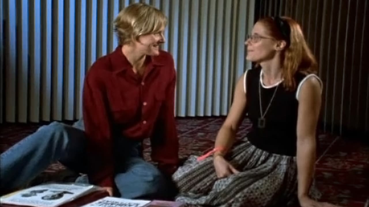 Denise Crosby interviews Spiner Femme Anne Murphy in Trekkies (1997)