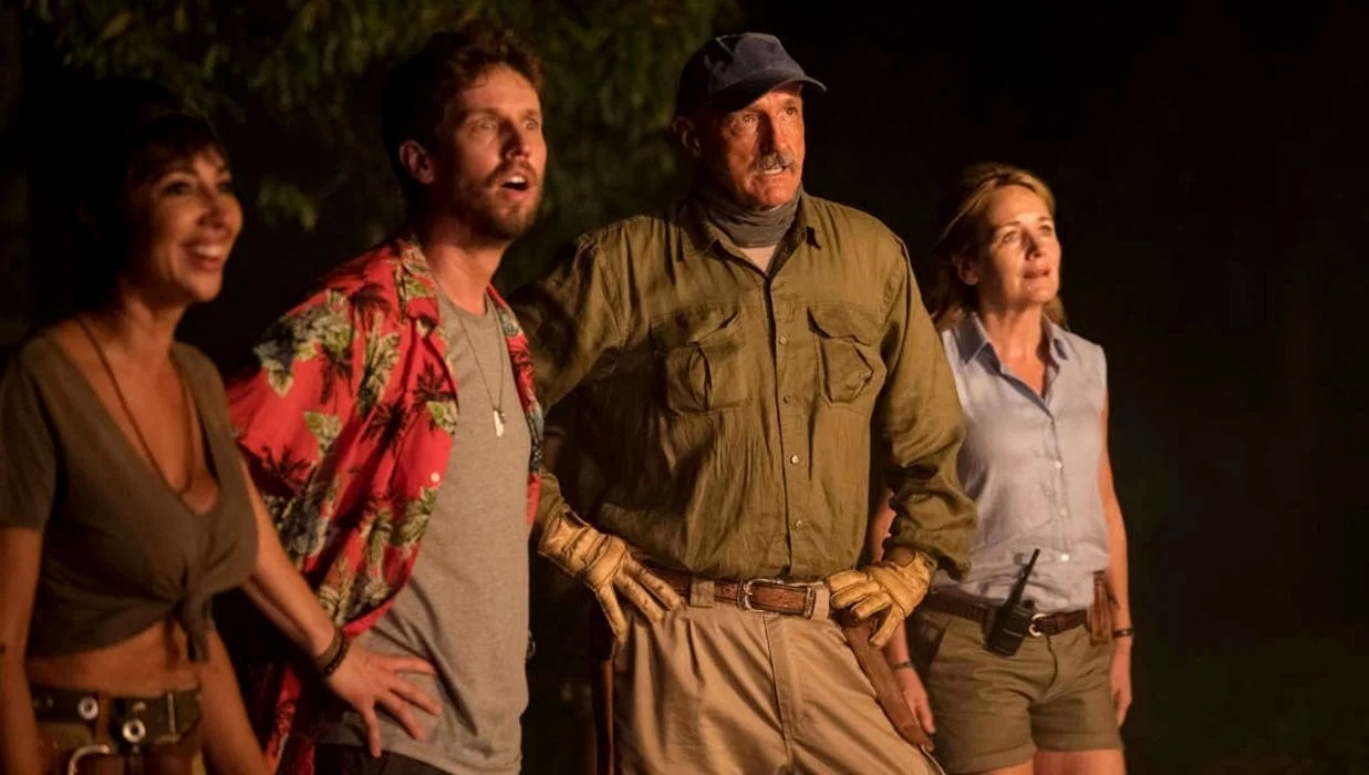 Jackie Cruz, Jon Heder, Michael Gross and Caroline Langrishe in Tremors: Shrieker Island (2020)