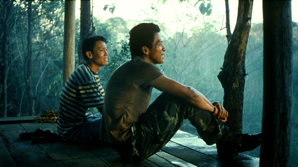 Banlop Lomnoi and Sakda Kaewbuadee in Tropical Malady (2004)