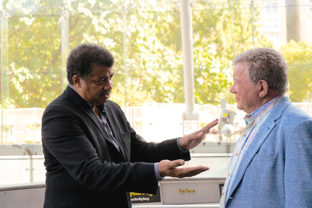 William Shatner meets with Neil DeGrasse Tyson in The Truth is in the Stars (2017)