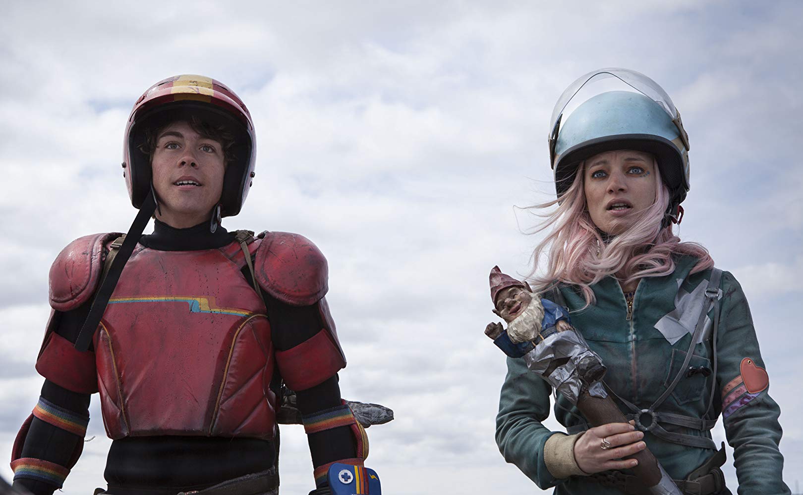 The Kid (Munro Chambers) and Apple (Laurence Leboeuf) in Turbo Kid (2015)