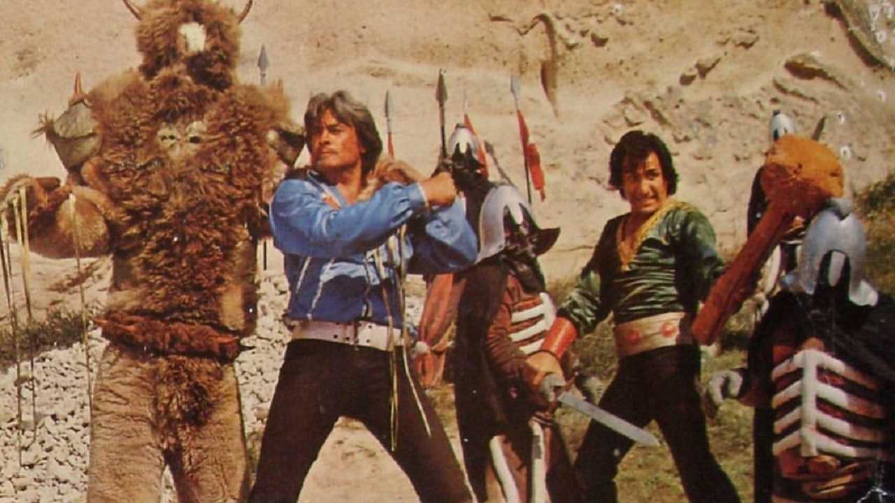 Murat (Cuneyt Arkin) and Ali (Aytekin Akkaya) in The Turkish Star Wars (1982)