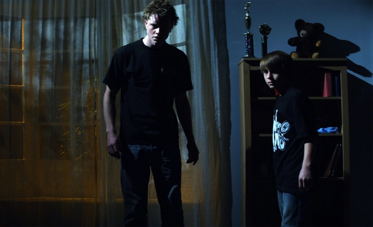 Brothers Jonny Weston and Cattlin Griffith face monsters from Under the Bed (2012)