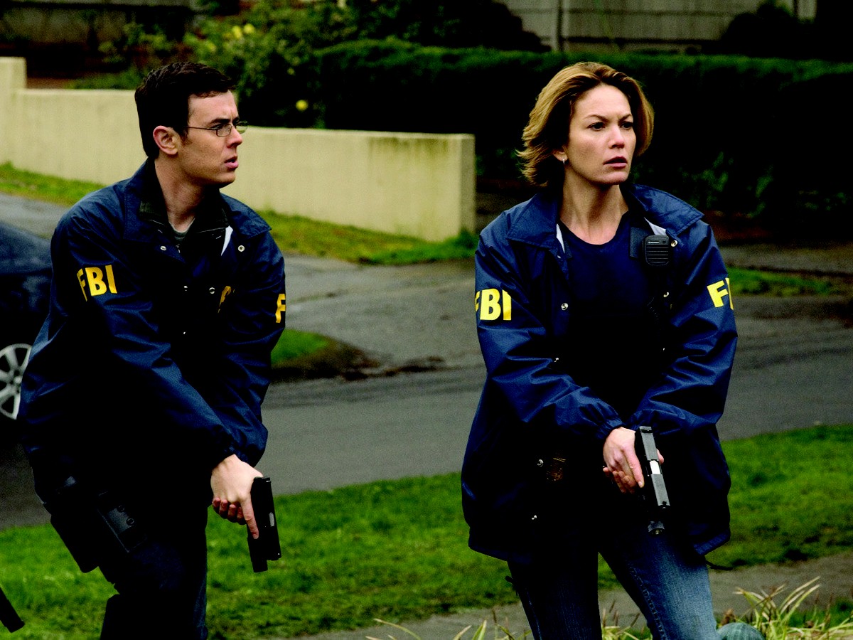 FBI agents Colin Hanks and Diane Lane on a bust in Untraceable (2008)