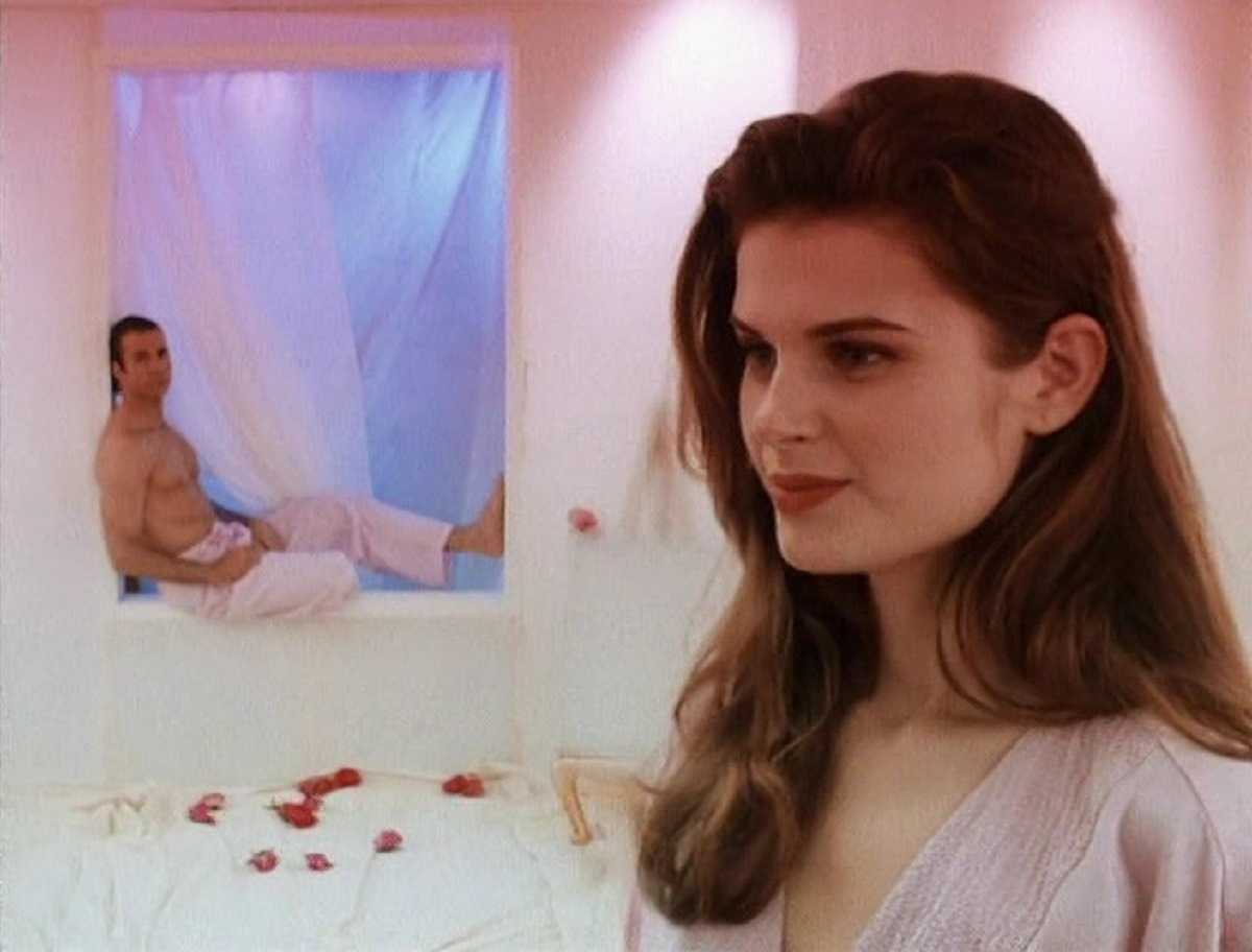 Jeff Fahey and late girlfriend Carrie Genzel recreated in Virtual Reality in Virtual Seduction (1995)