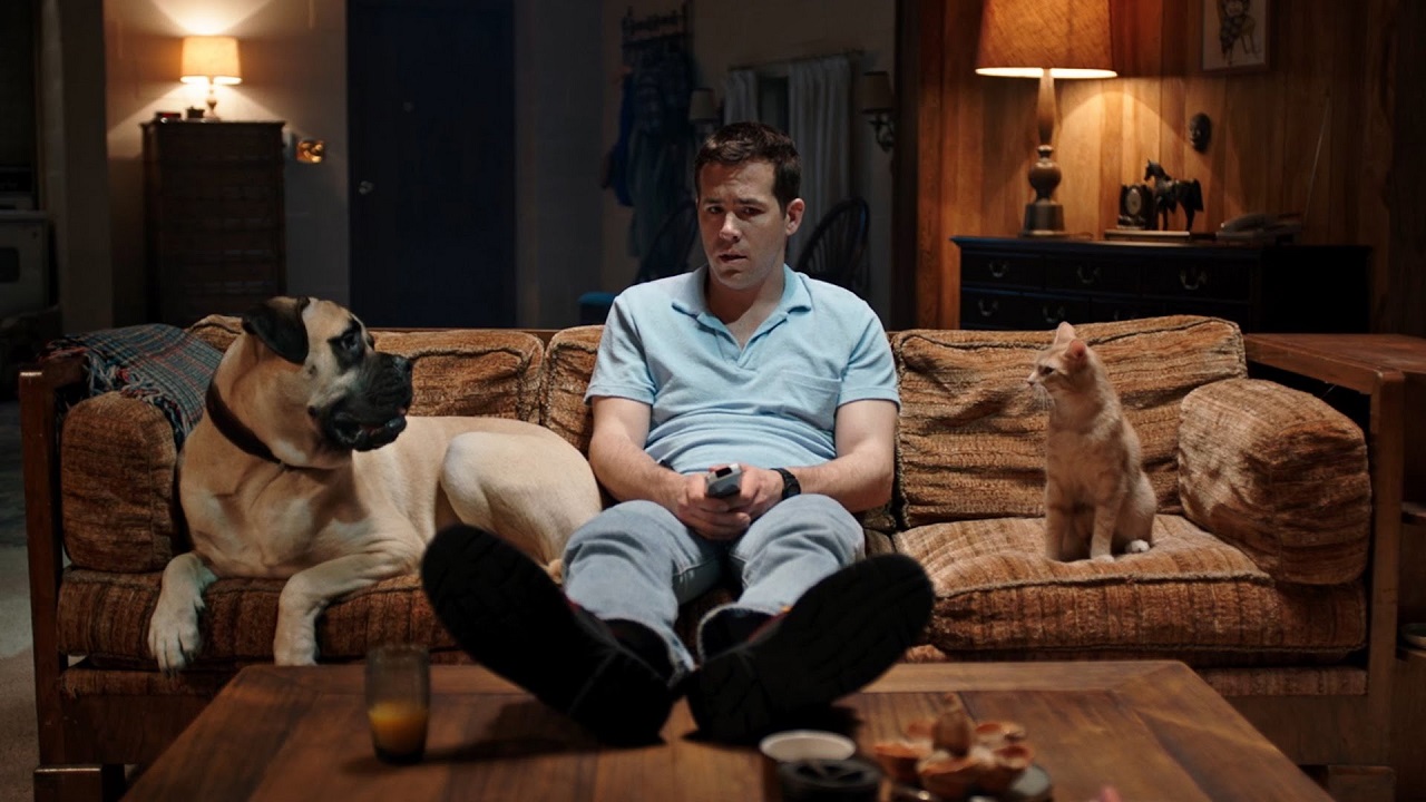 Ryan Reynolds converses with his cat and dog in The Voices (1974)