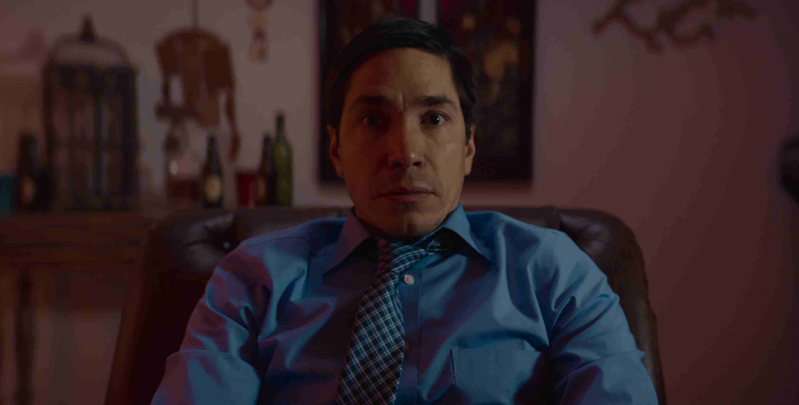 Mild-mannered insurance executive Justin Long undergoes reality-bending drug hallucinations in The Wave (2019)