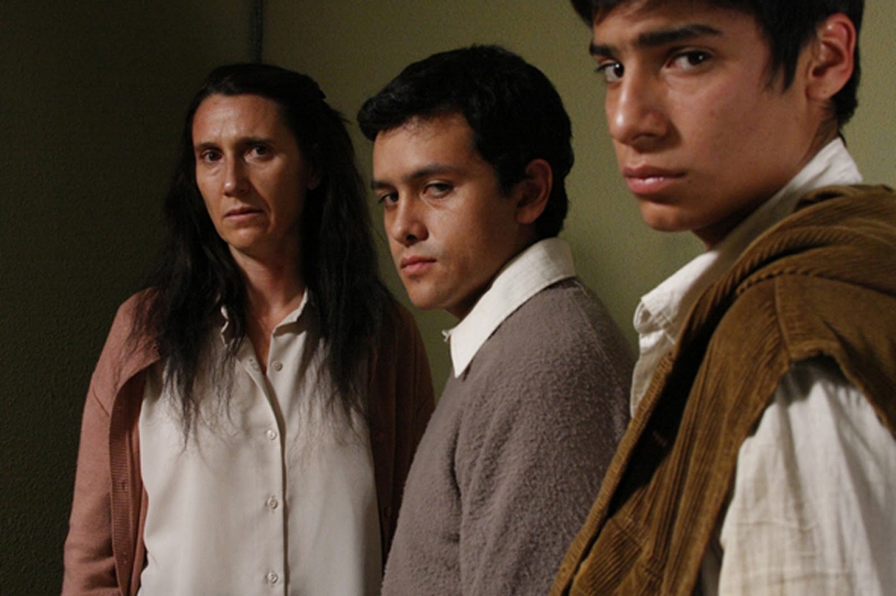 Mother Carmen Beato and sons Francisco Barreiro and Alan Chavez in We Are What We Are (2010)