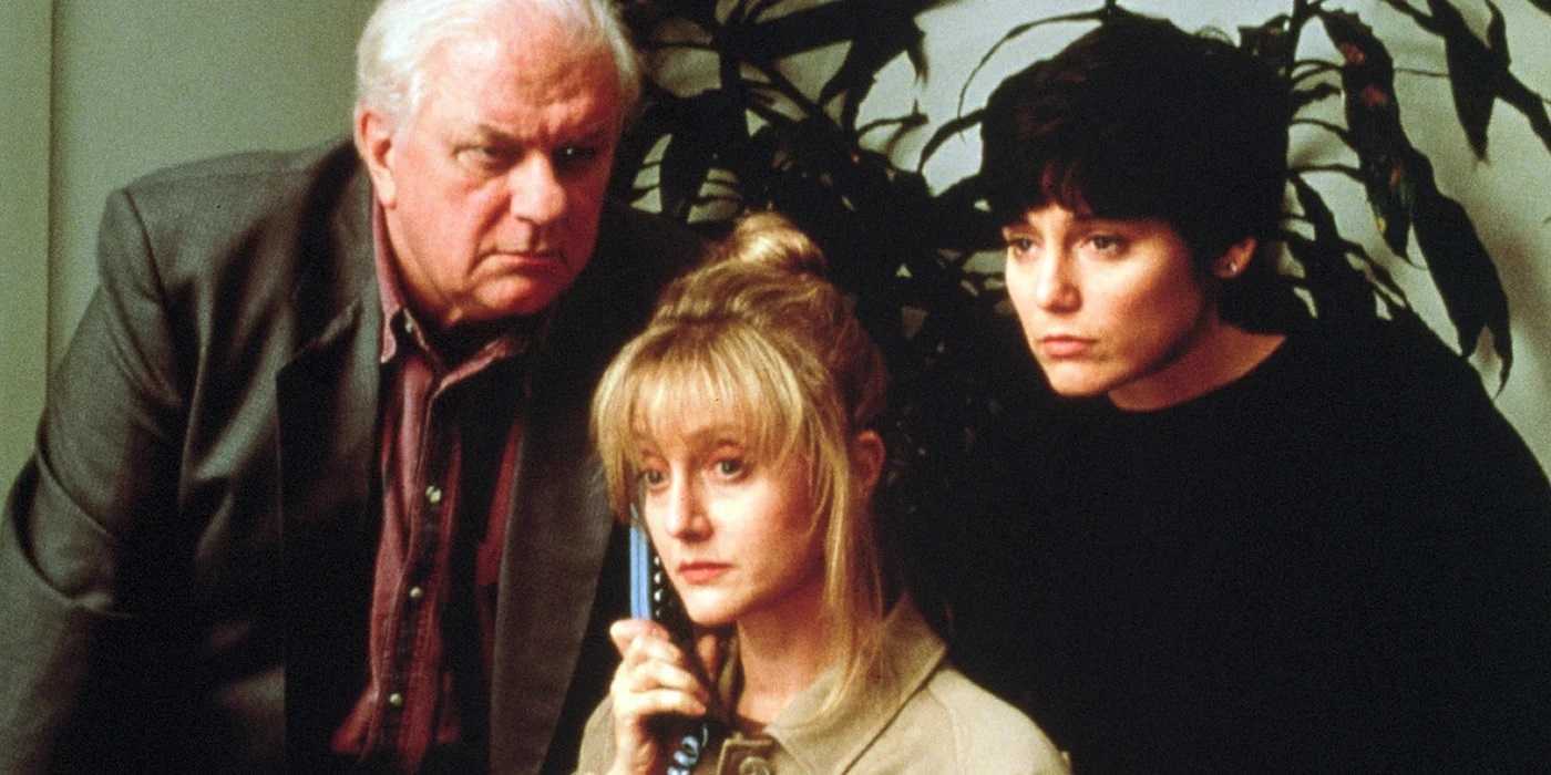 Charles Durning, Carol Kane and babysitter Jill Schoelen in When a Stranger Calls Back (1993)