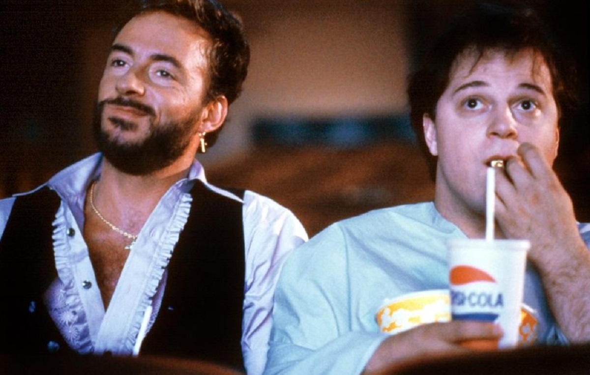 (l to r) Taxi driver angel Ray Sharkey and Michael Chiklis as John Belushi in Wired (1989)