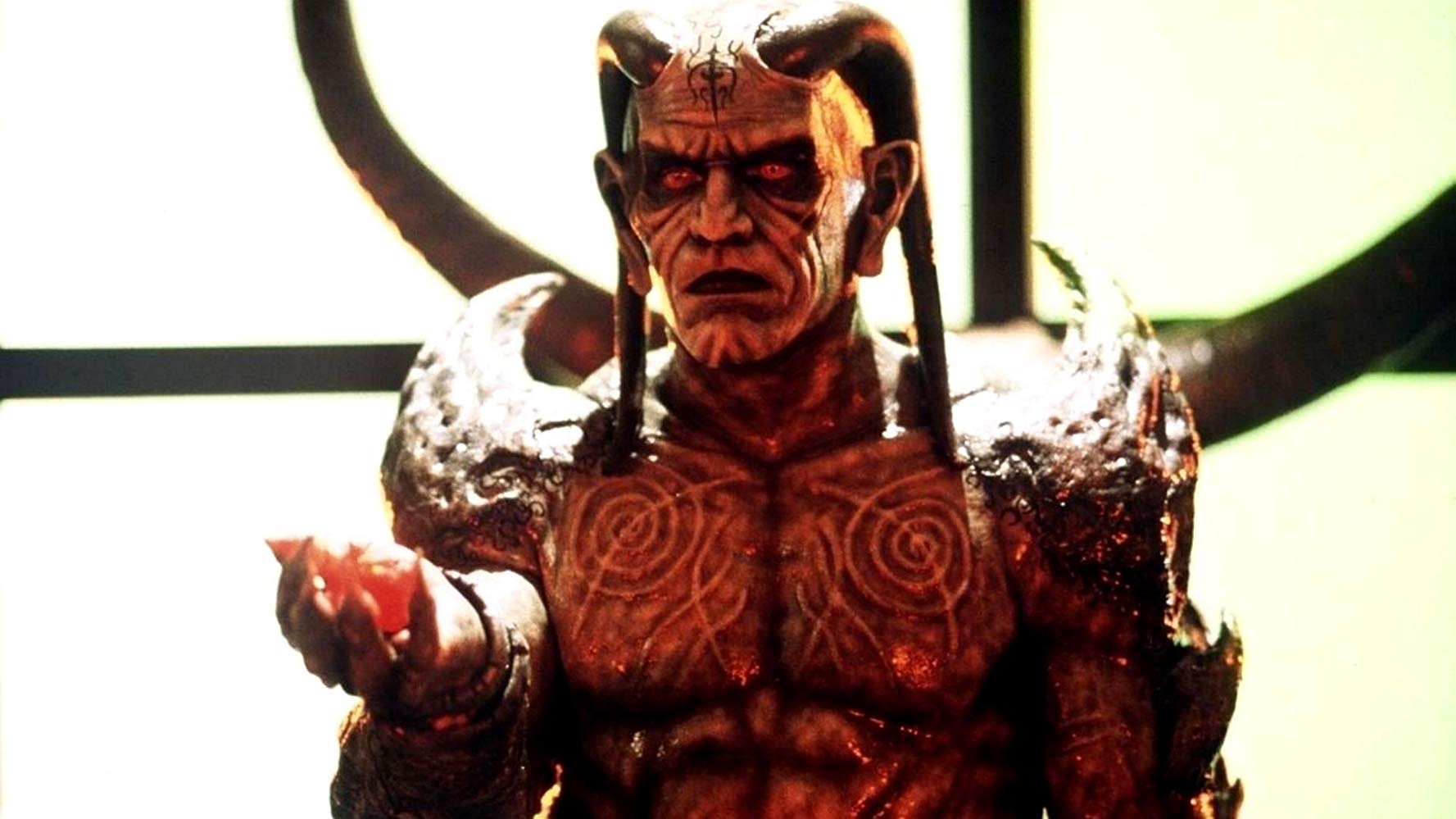 The Wishmaster (Andrew Divoff) is its natural djinn state in Wishmaster 2: Evil Never Dies (1999)