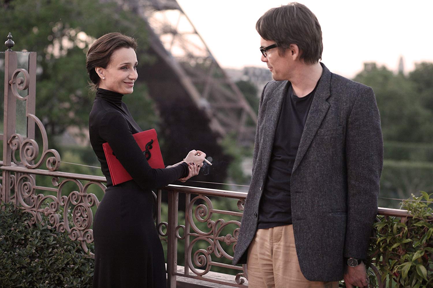 Ethan Hawke becomes involved with mysterious older woman Kristin Scott Thomas in The Woman in the Fifth (2011)