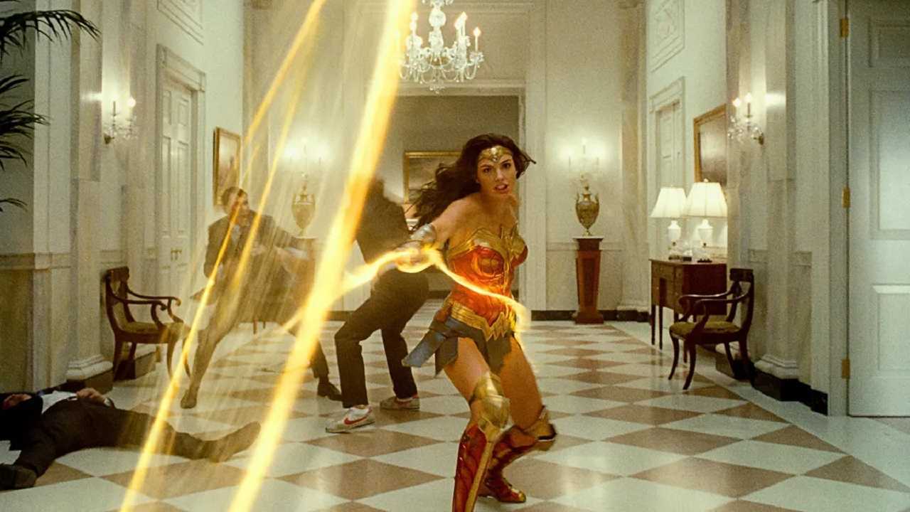 Wonder Woman (Gal Gadot) in action with the Lasso of Truth in Wonder Woman 1984 (2020)