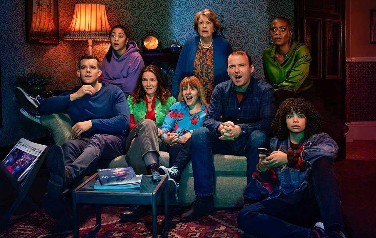 The Lyons Family - Daniel (Russell Tovey), Edith (Jessica Hynes), Rosie (Ruth Madeley), Stephen (Rory Kinnear), Bethany (Lydia West), Ruby (Jade Alleyne), Muriel (Anne Reid) and Celeste (T’Nia Miller) in Years and Years (2019)