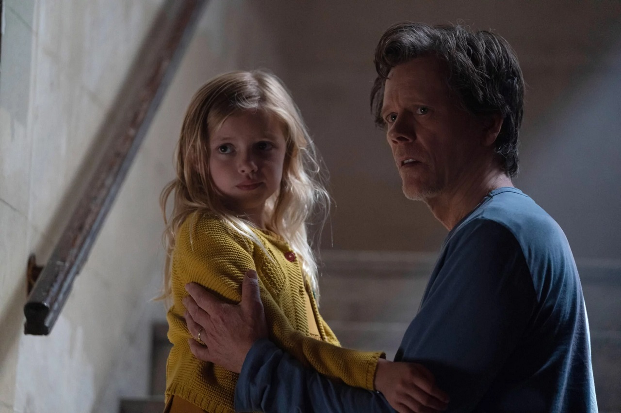 Theo Conroy (Kevin Bacon) and daughter Ella (Avery Essex) in You Should Have Left (2020)