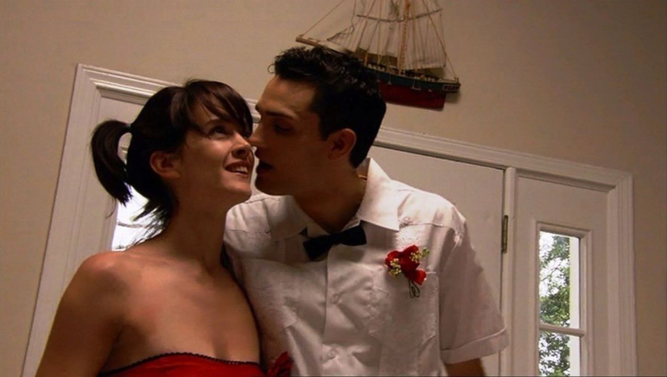 About-to-be zombified newlyweds Tracy Coogan and Graham Sibleyin Zombie Honeymoon (2004)