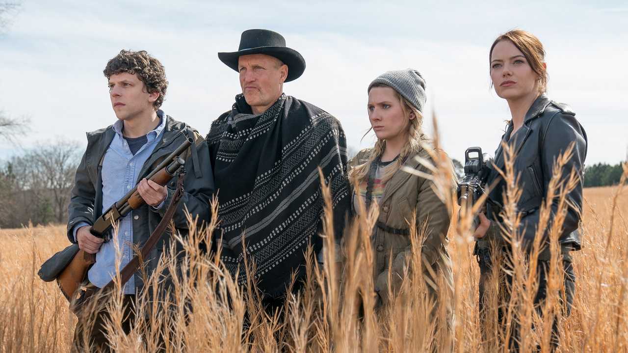 (l to r) Columbus (Jesse Eisenberg), Tallahassee (Woody Harrelson), Little Rock (Abigail Breslin) and Wichita (Emma Stone) in Zombieland: Double Tap (2019)