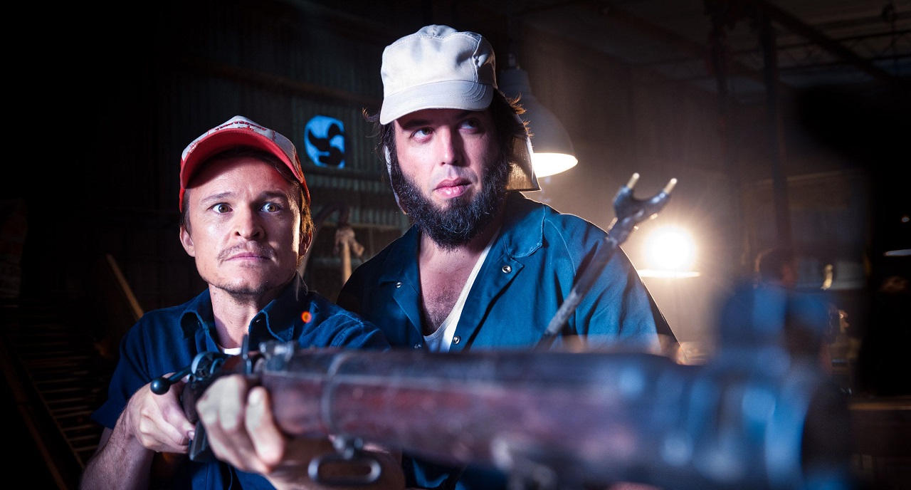 Brothers Reg (Damon Herriman) and Lindsay Morgan (Angus Sampson) in 100 Bloody Acres (2012)