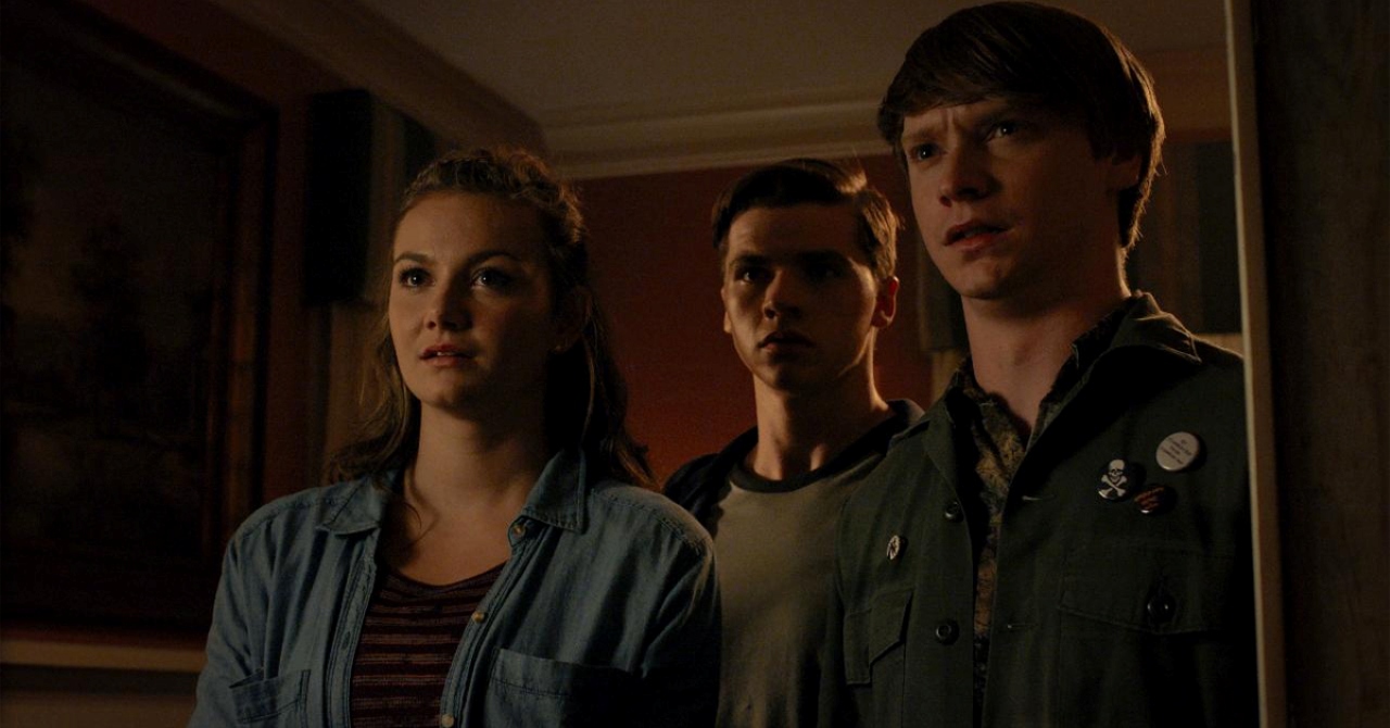 Andi Matichak, Joel Courtney and Calum Worthy in Assimilate (2019)
