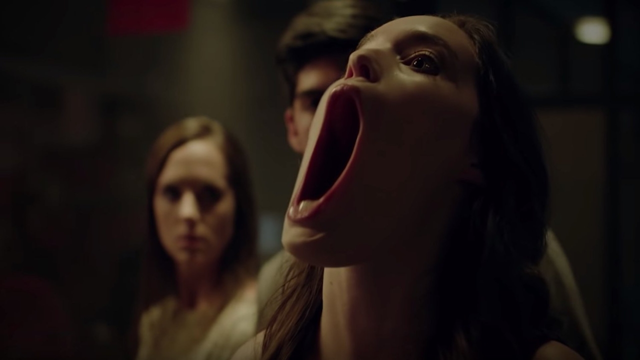 Body snatchers in Assimilate (2019)
