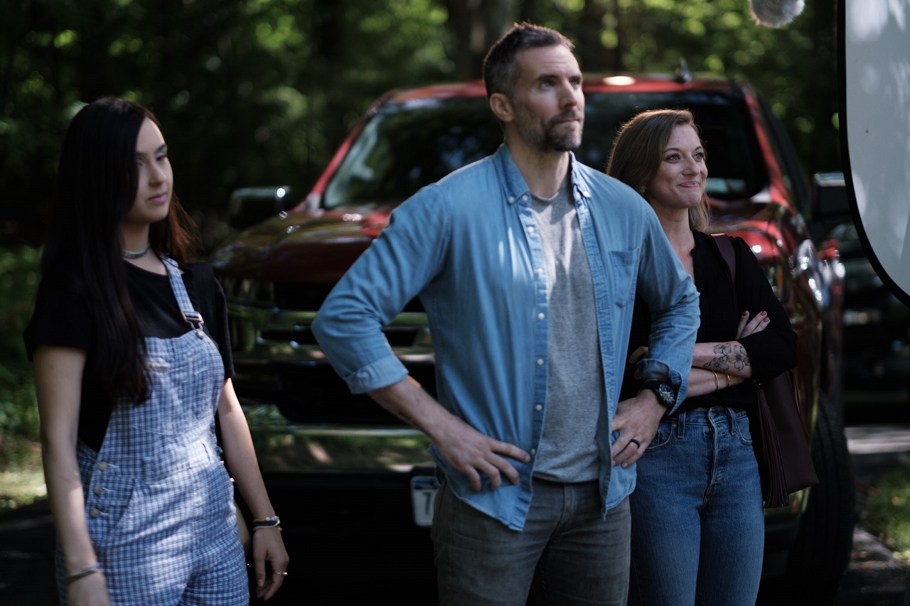 Cuyle Carvin, Miley Rose and Mattie Jo Cowsert in Asteroid (2021)