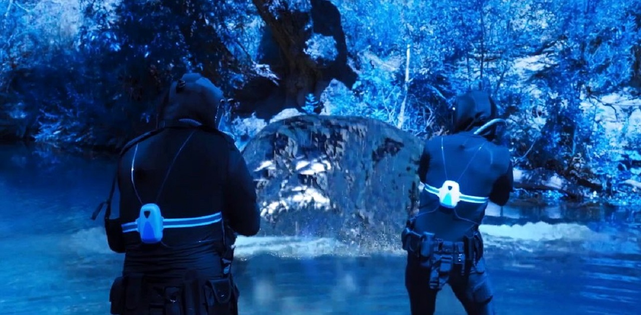 Attack by alien possessed water in Battle for Pandora (2022)