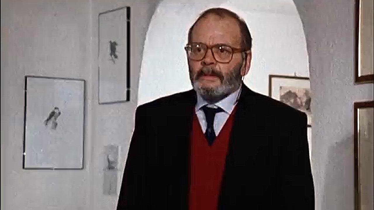 Lucio Fulci as himself in A Cat in the Brain (1990)