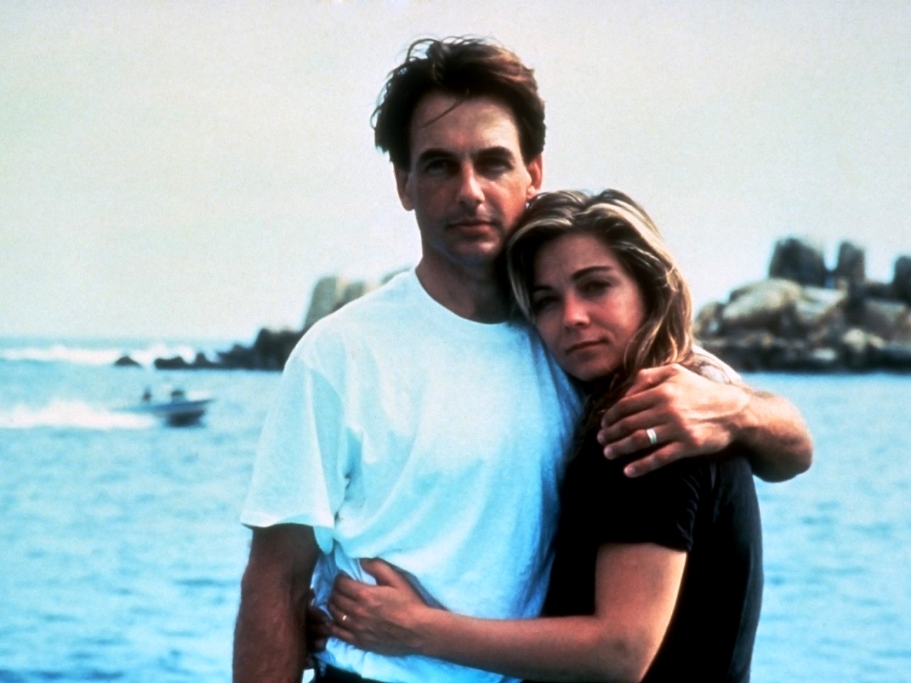 Husband and wife Mark Harmon and Theresa Russell in Cold Heaven (1991)
