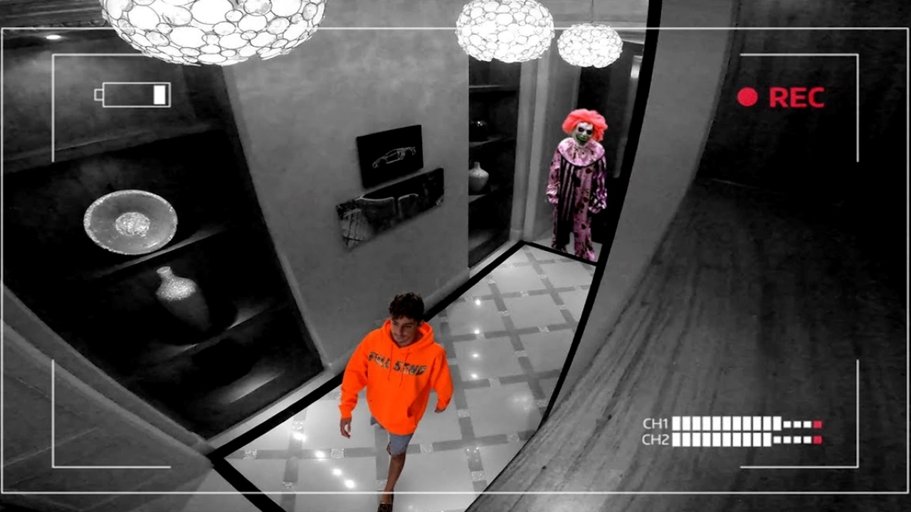 Brian “Faze Rug” Awadis and killer clown in Crimson (2020)