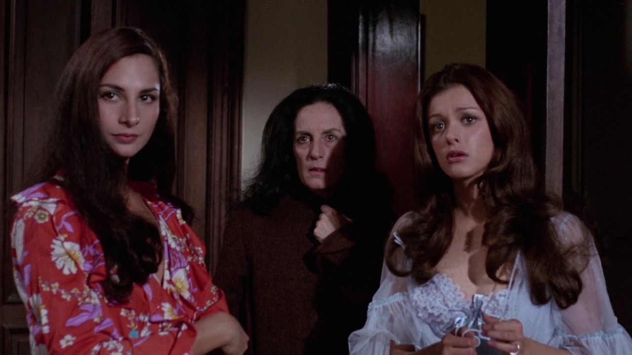 Susana Dosamantes, Alicia Palacios and Lucia Mendez in Darker Than Night (1975)