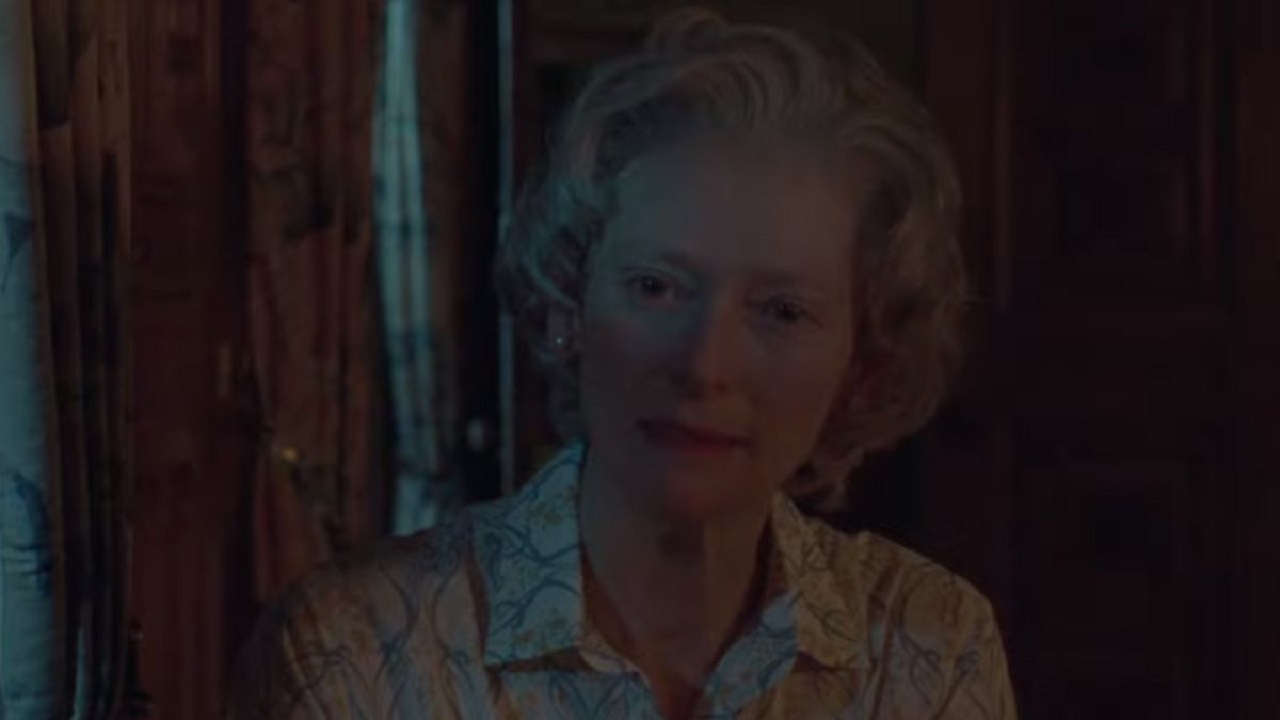 Tilda Swinton as the mother Rosalind in The Eternal Daughter (2022)