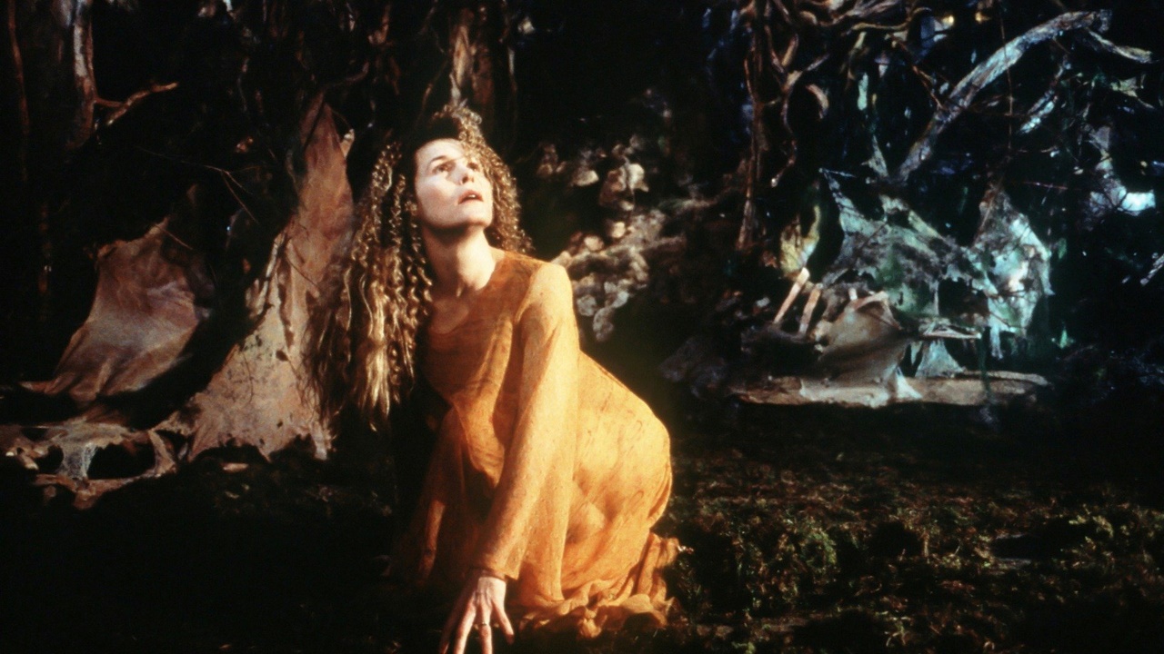 Alice Krige in Habitat (1997)