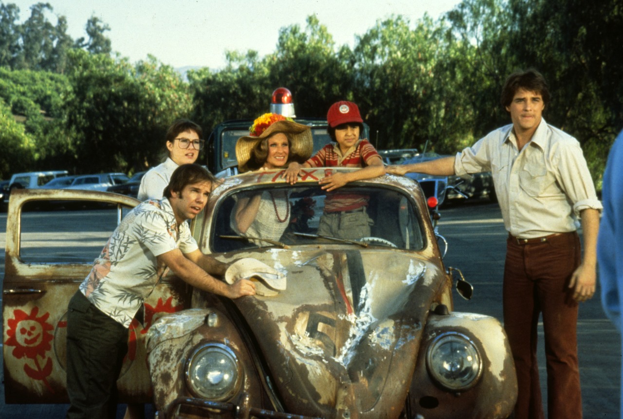 Charles Martin Smith, Elyssa Davalos, Cloris Leachman, Joaquin Garay III and Stephen W. Burns with Herbie the Love Bug in Herbie Goes Bananas (1980)