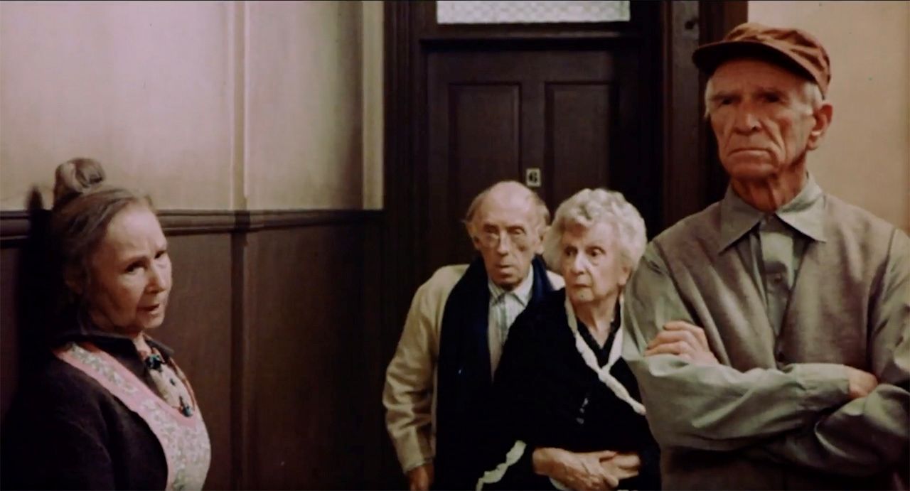 Paula Trueman, William Hansen, Ruth McDevitt and Ian Wolfe in Homebodies (1974)