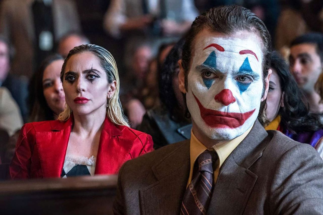 Harley Quinn (Lady Gaga) and Arthur Fleck (Joaquin Phoenix) in Joker: Folie a Deux (2024)