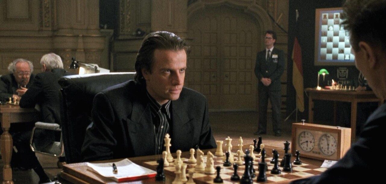 Christopher Lambert plays chess in Knight Moves (1992)