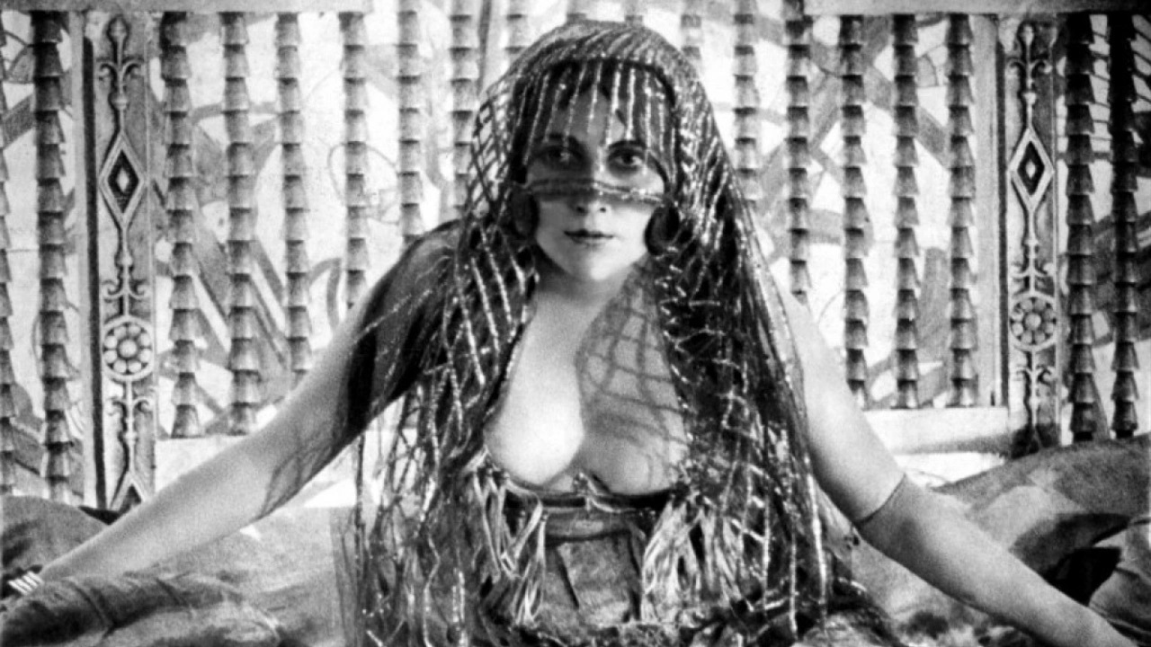 Queen Antinea (Stacia Napierkowska) in 'Atlantide (1921)