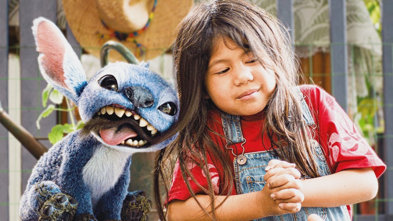 Stitch and Lilo (Maia Kealoha) in Lilo & Stitch (2025)