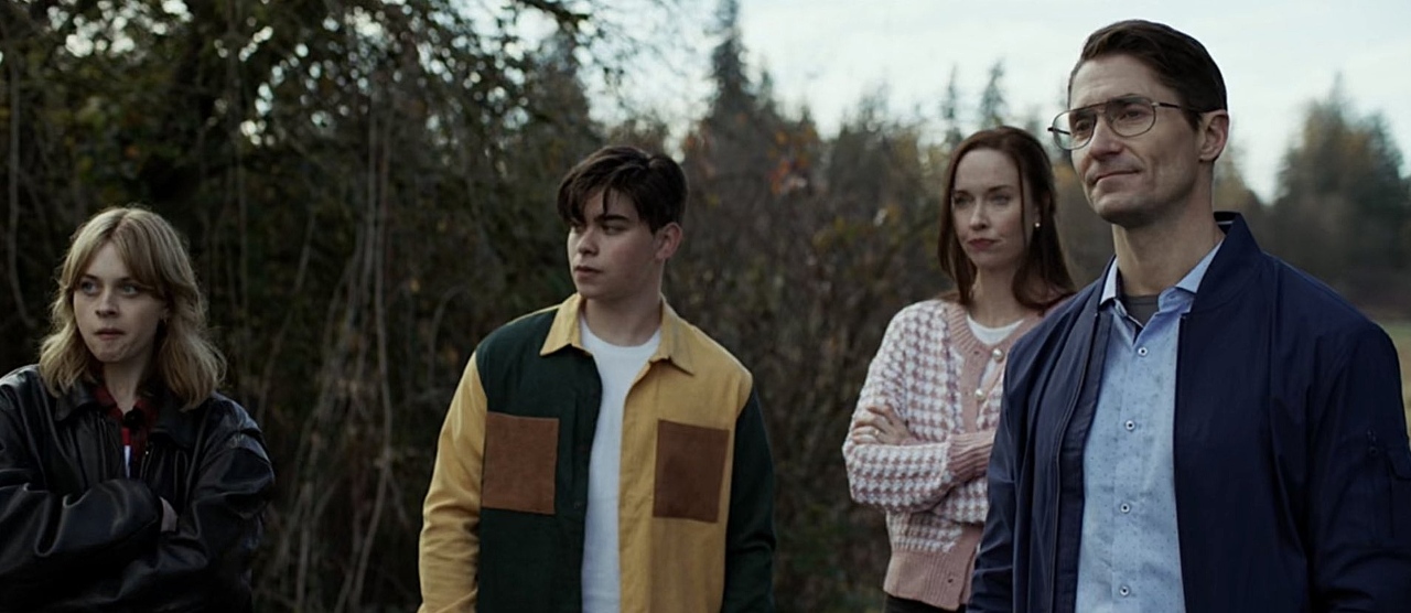 Amanda Fix, Josh Zaharia, Elyse Levesque and Matthew McCaull in Lowlifes (2024)