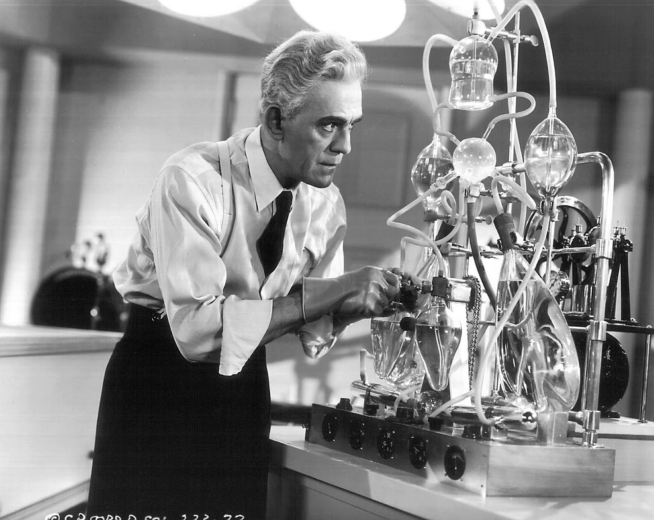 Mad scientist Boris Karloff in The Man Who Changed His Mind (1936)