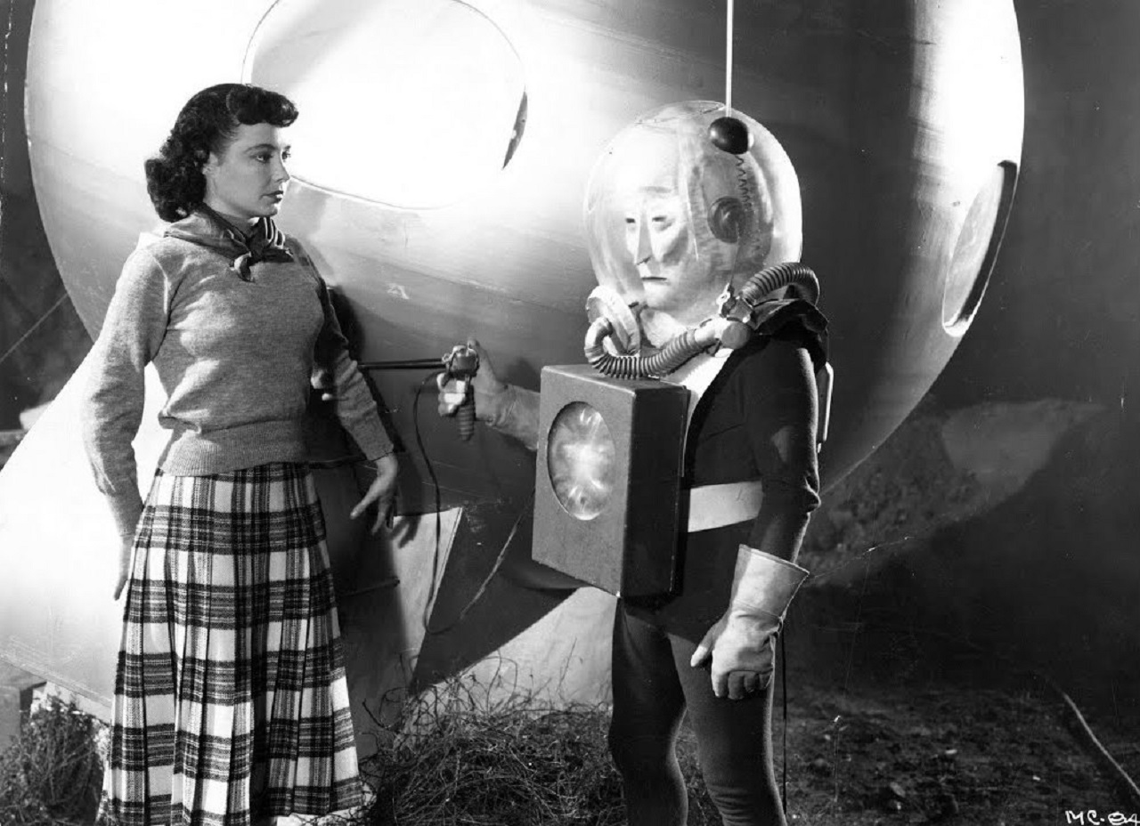 Margaret Field and the alien visitor in The Man from Planet X (1951)