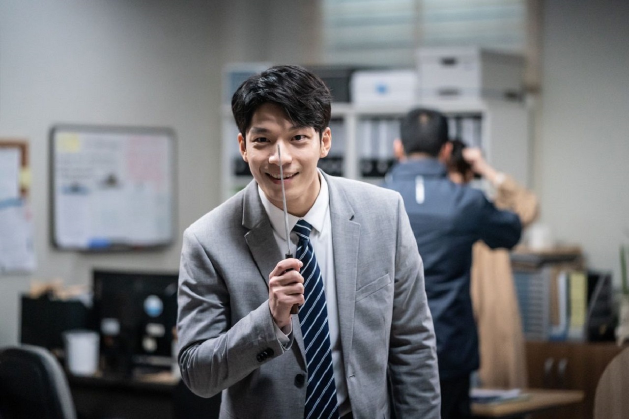 Serial killer Do Shik (Wi Ha-joon) in Midnight (2021)