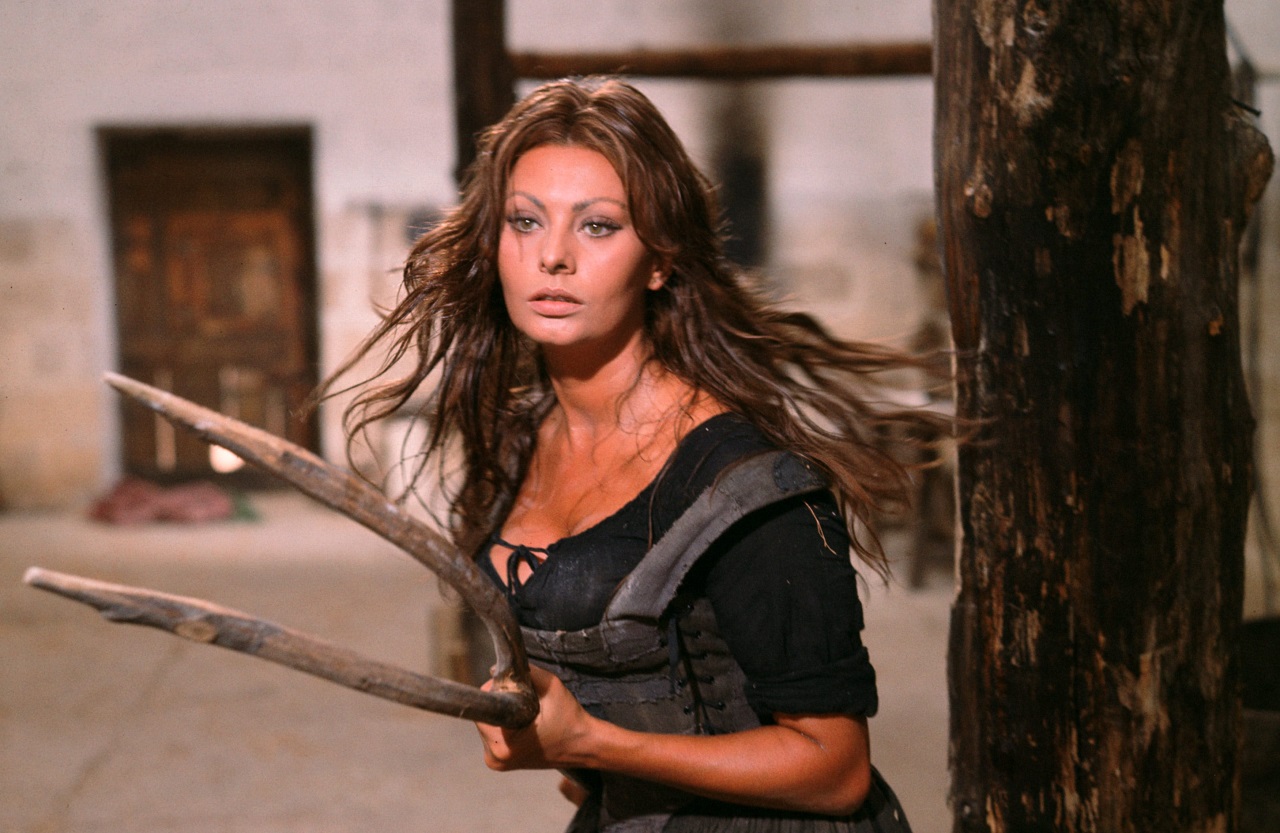 Sophia Loren as Isabella in More Than a Miracle (1967)