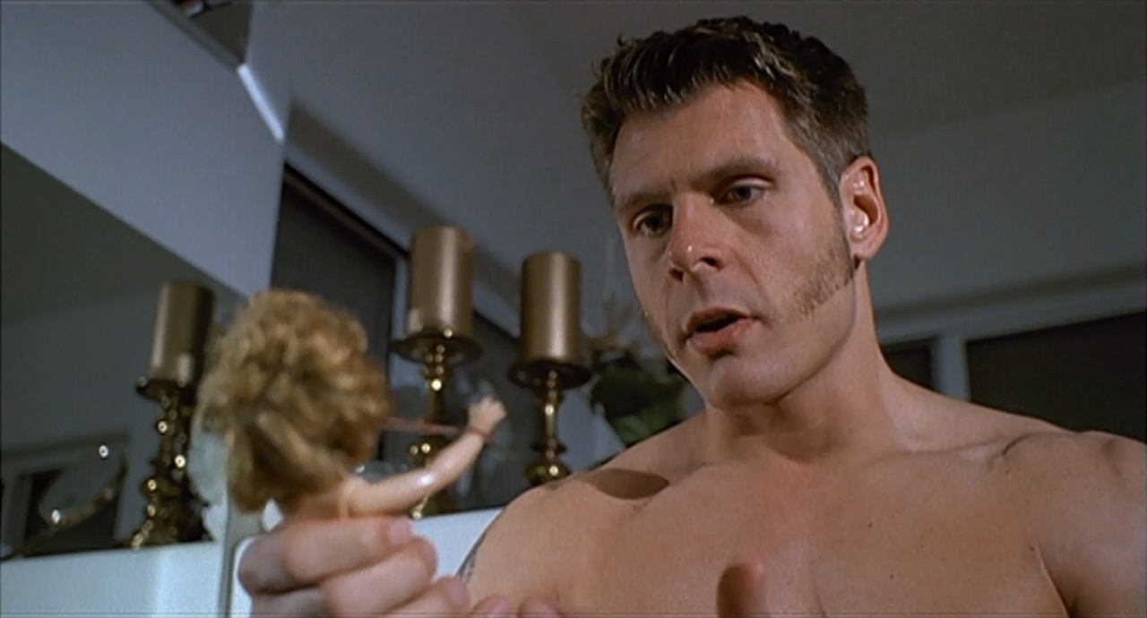 Sven Garrett as The Photographer in Murder-Set-Pieces (2004)