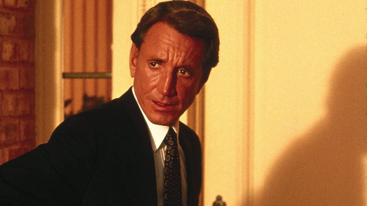 Roy Scheider as police detective Mike Seaver in Night Game (1989)